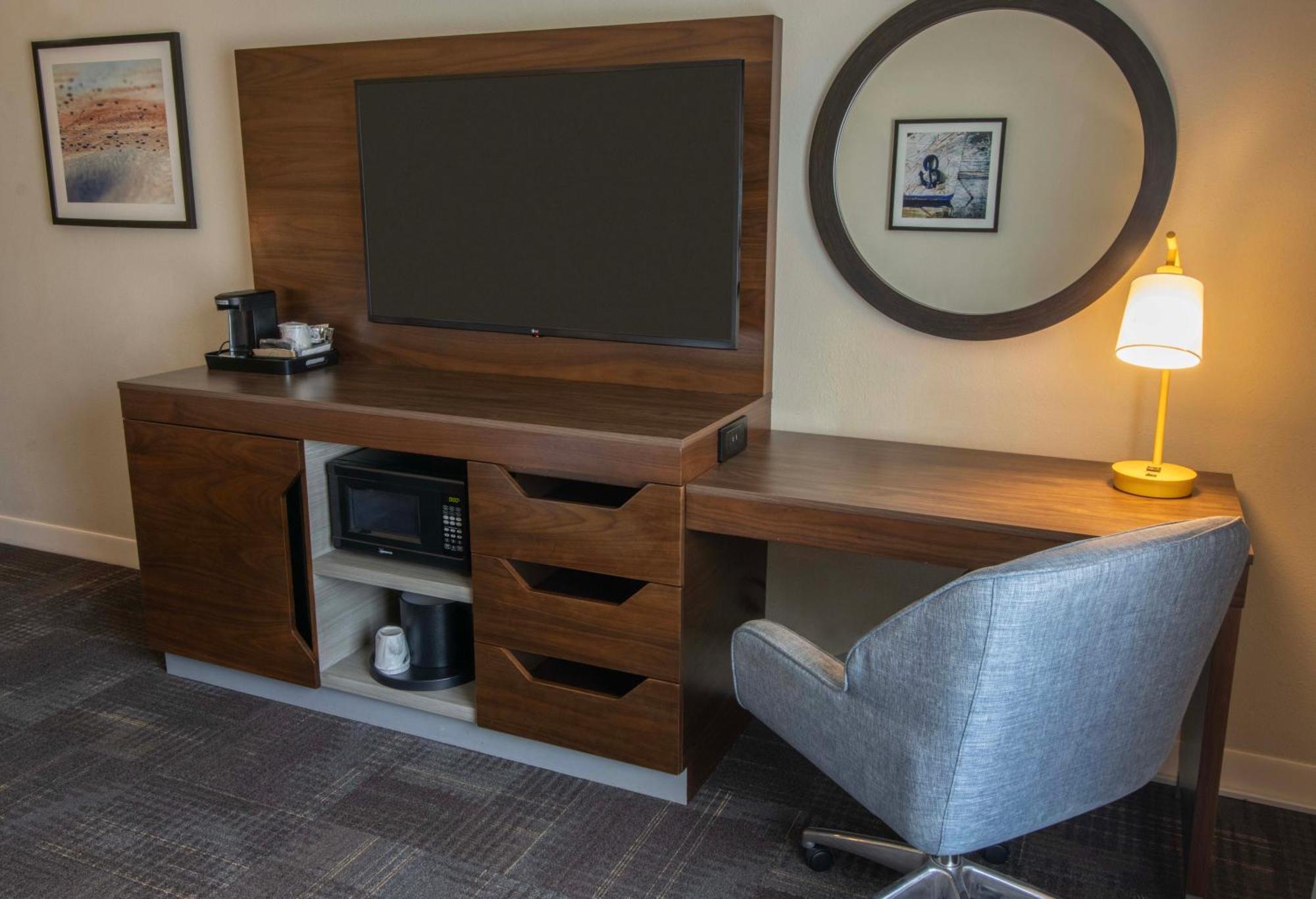 Hampton Inn & Suites Norfolk-Airport Buitenkant foto