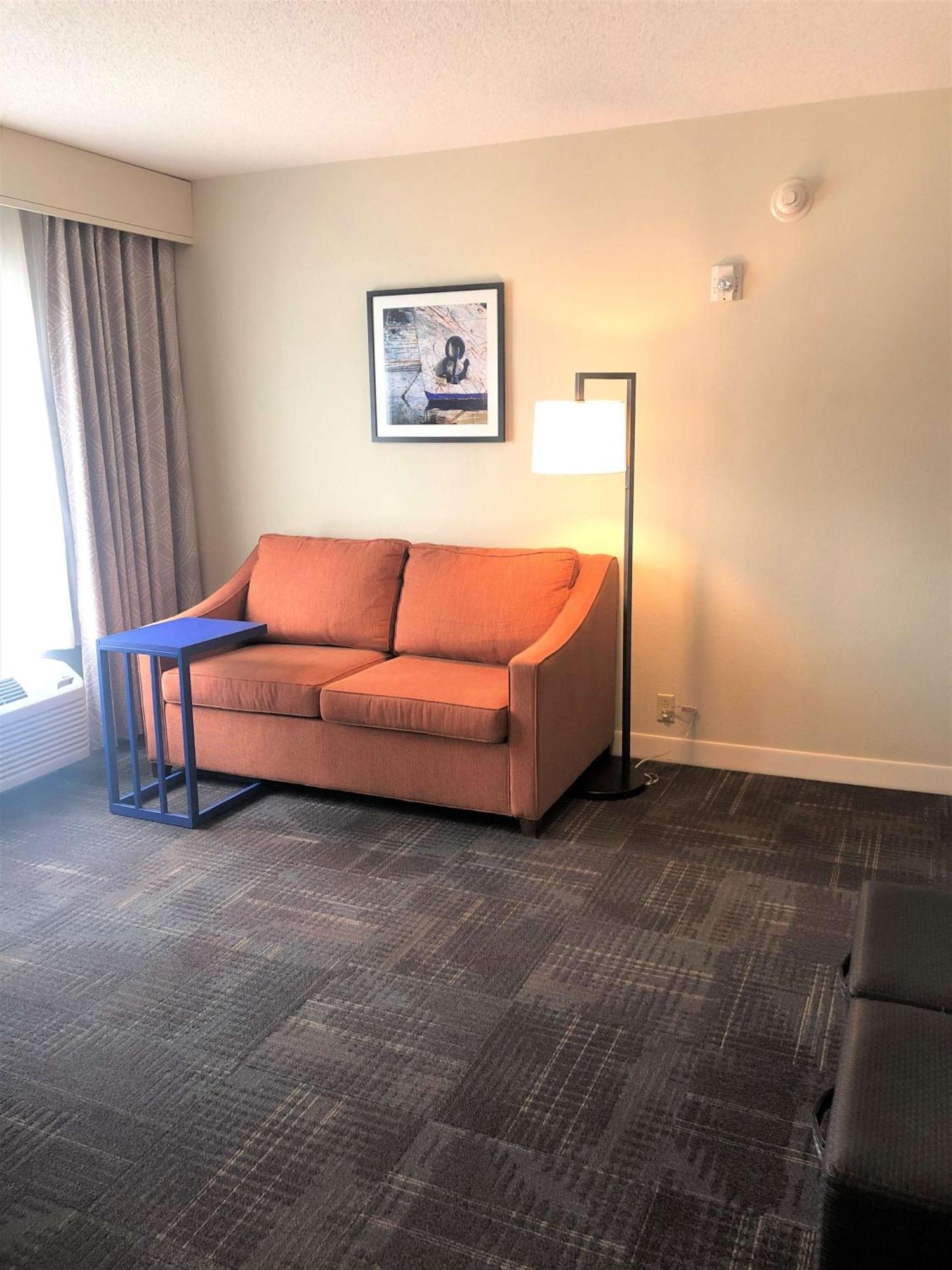 Hampton Inn & Suites Norfolk-Airport Buitenkant foto