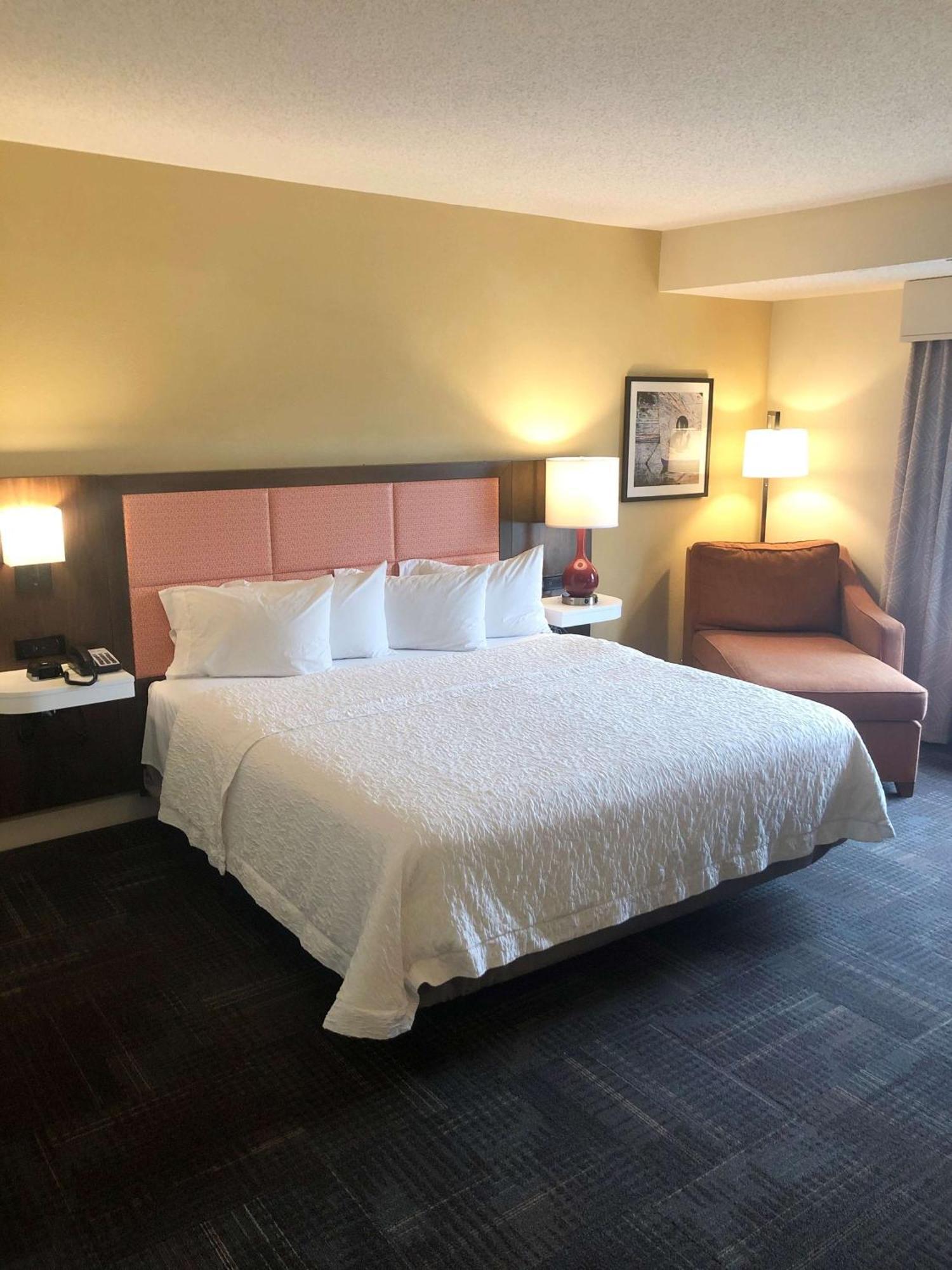 Hampton Inn & Suites Norfolk-Airport Buitenkant foto