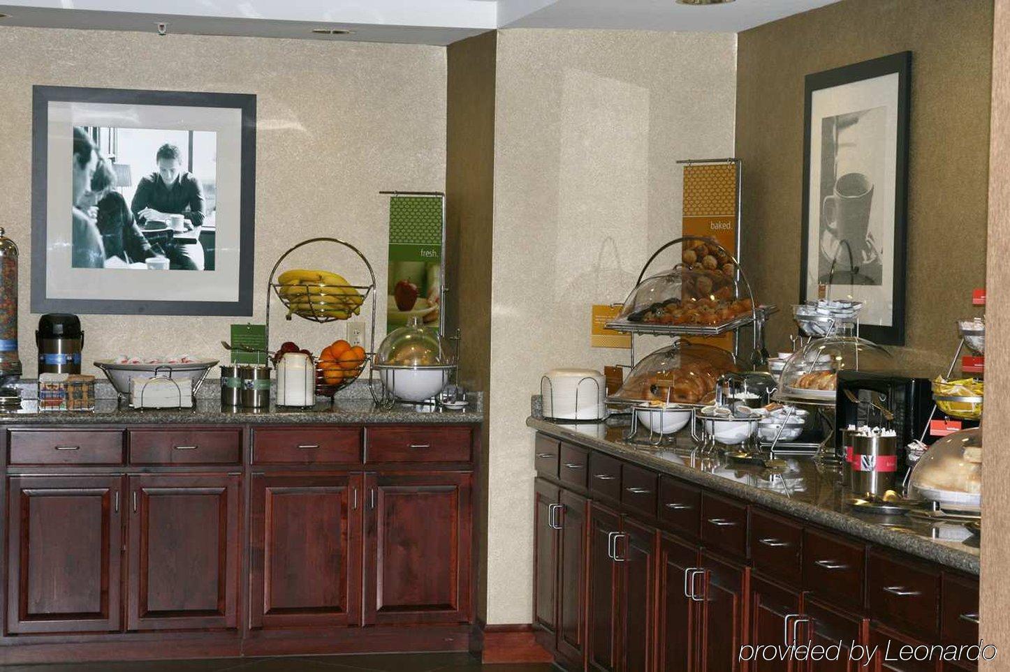 Hampton Inn & Suites Norfolk-Airport Restaurant foto