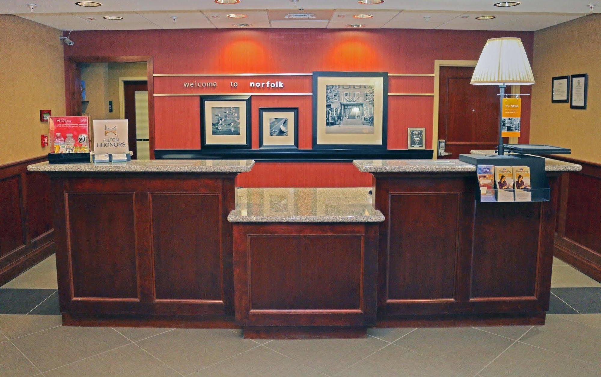 Hampton Inn & Suites Norfolk-Airport Buitenkant foto