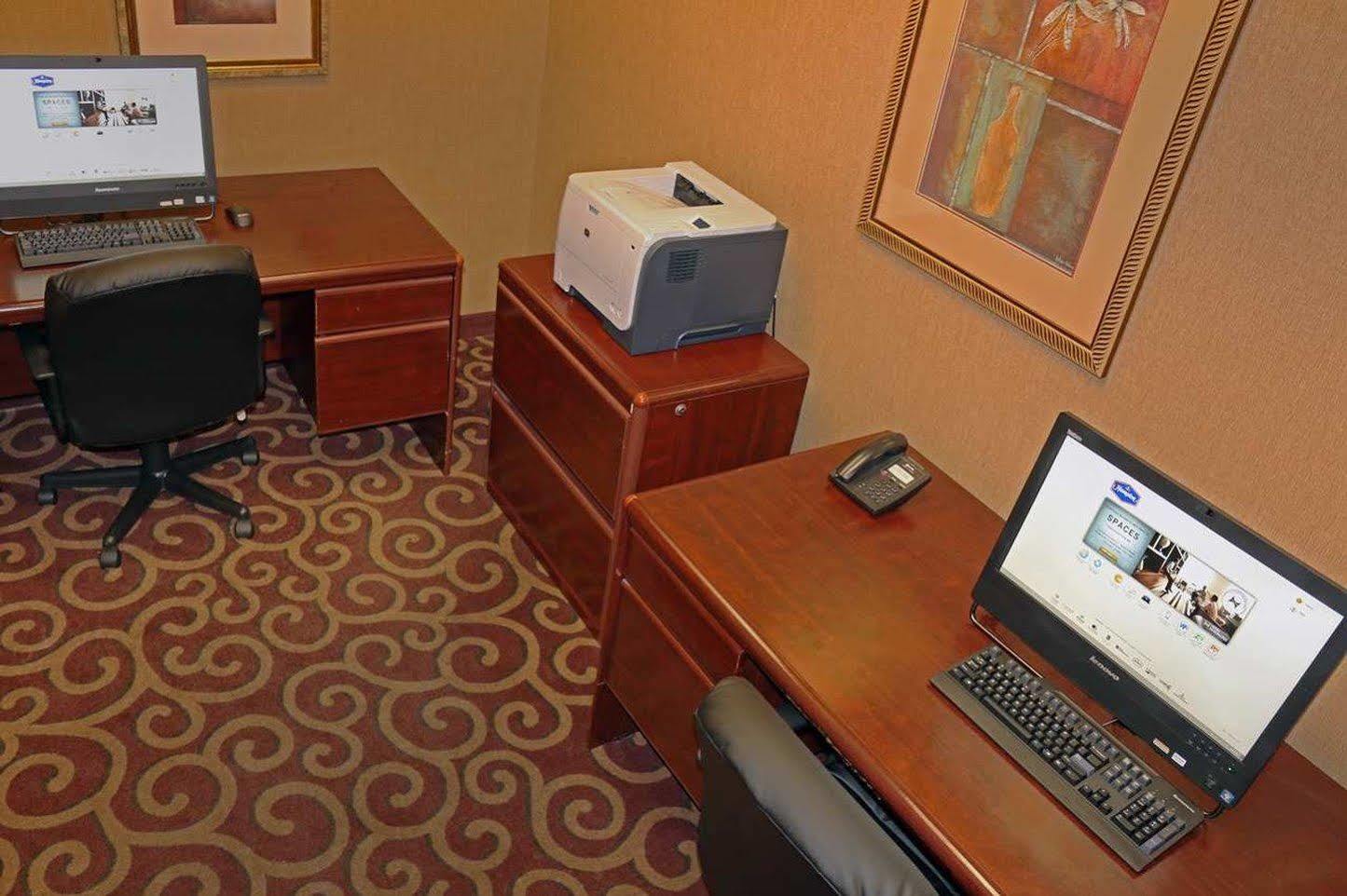 Hampton Inn & Suites Norfolk-Airport Buitenkant foto