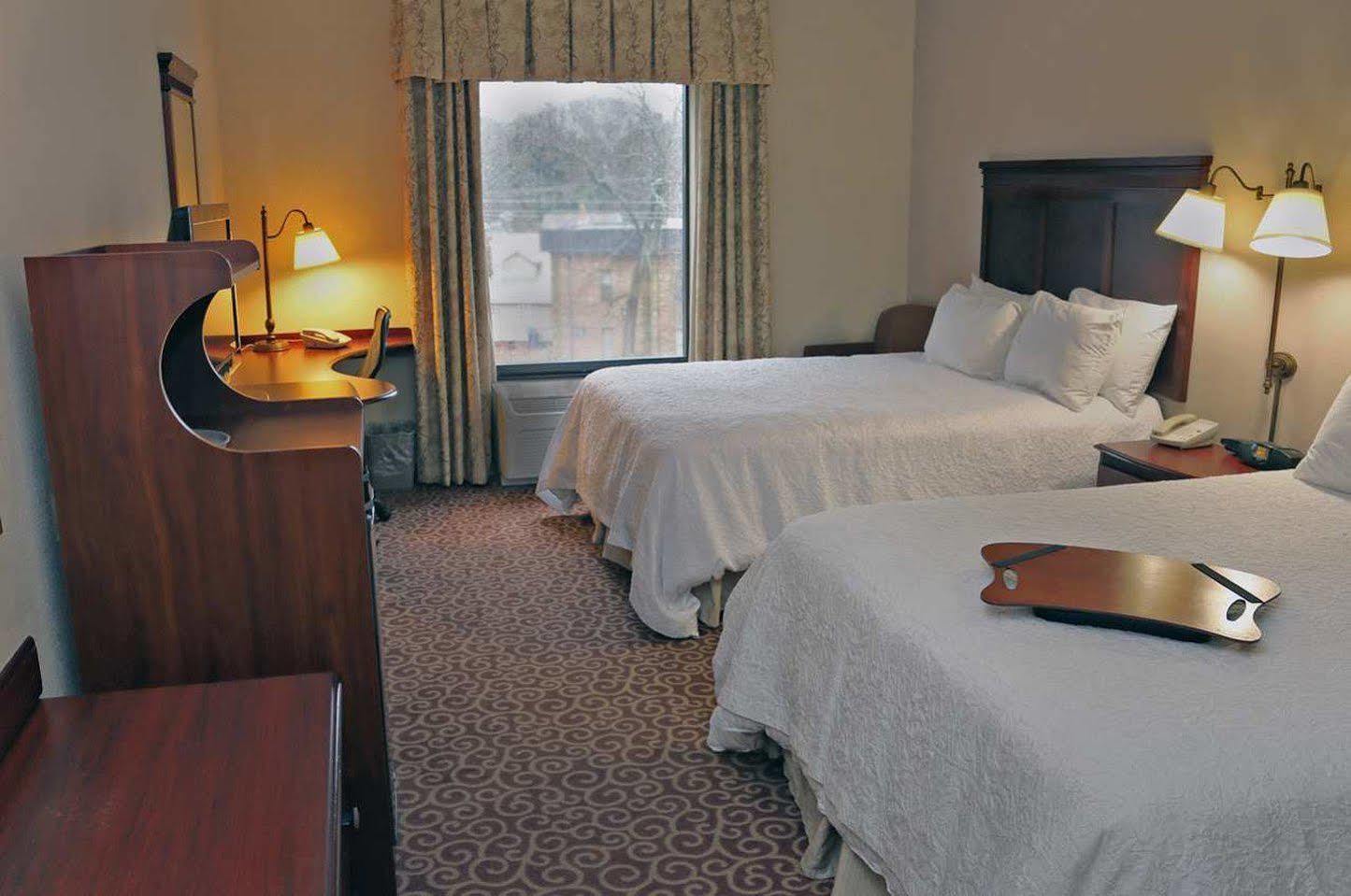 Hampton Inn & Suites Norfolk-Airport Buitenkant foto